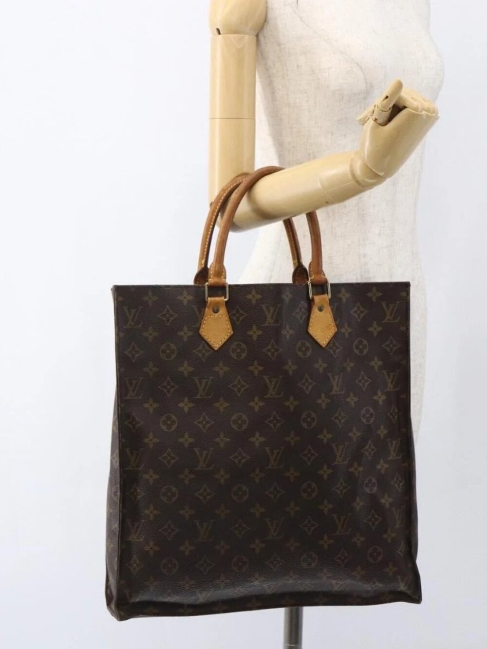 LOUIS VUITTON Monogram Sac Plat Hand Bag